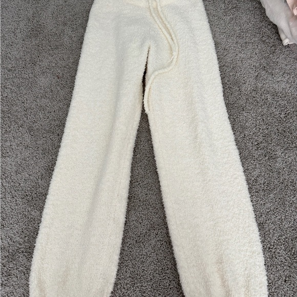 Skims Cozy Cream Fuzzy Knit Joggers - Picture 5 of 10